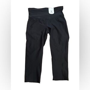 Xersion Capri Leggings NWT Black High Rise Tummy Control Quick-Dri M